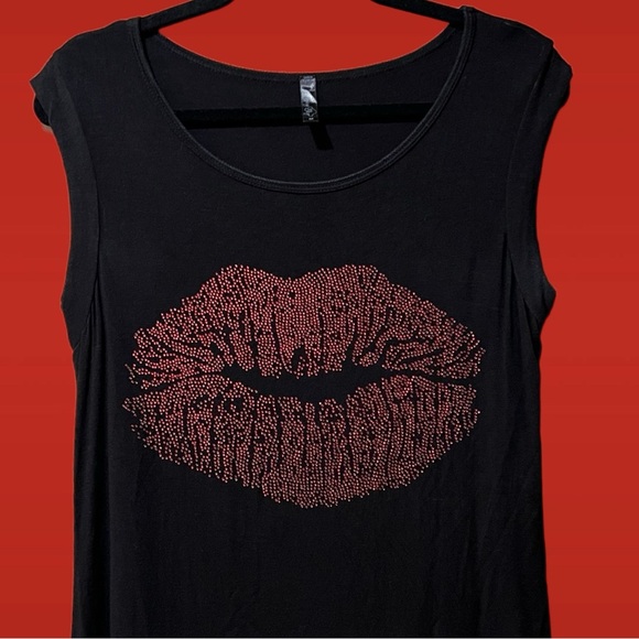 Gypsy Sky Black Sleeveless Top w/Bedazzled Red Gem Lips - Picture 4 of 16